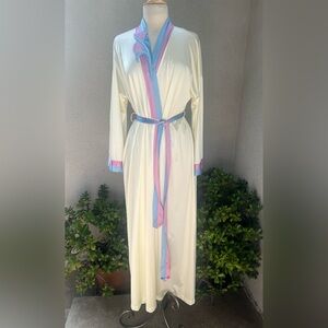 Vintage Vanity Fair nylon robe pastel trim Sz M pockets.